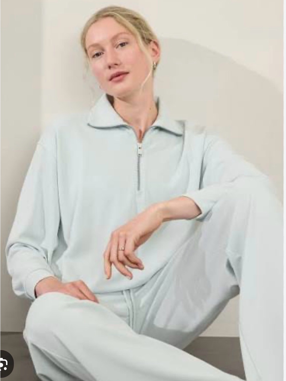 NWOT Athleta - SEASOFT 1/4 ZIP BUBBLE HEM SWEATSHIRT - size m